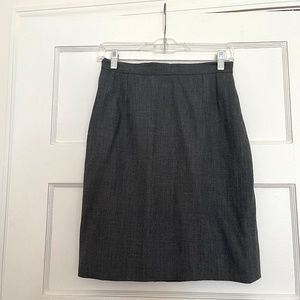 EUC vintage Giorgio Armani skirt, size 8 runs small, gray, professional